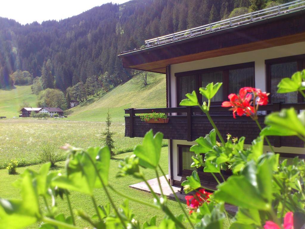 Ferienwohnungen Bailom Elbigenalp Room photo